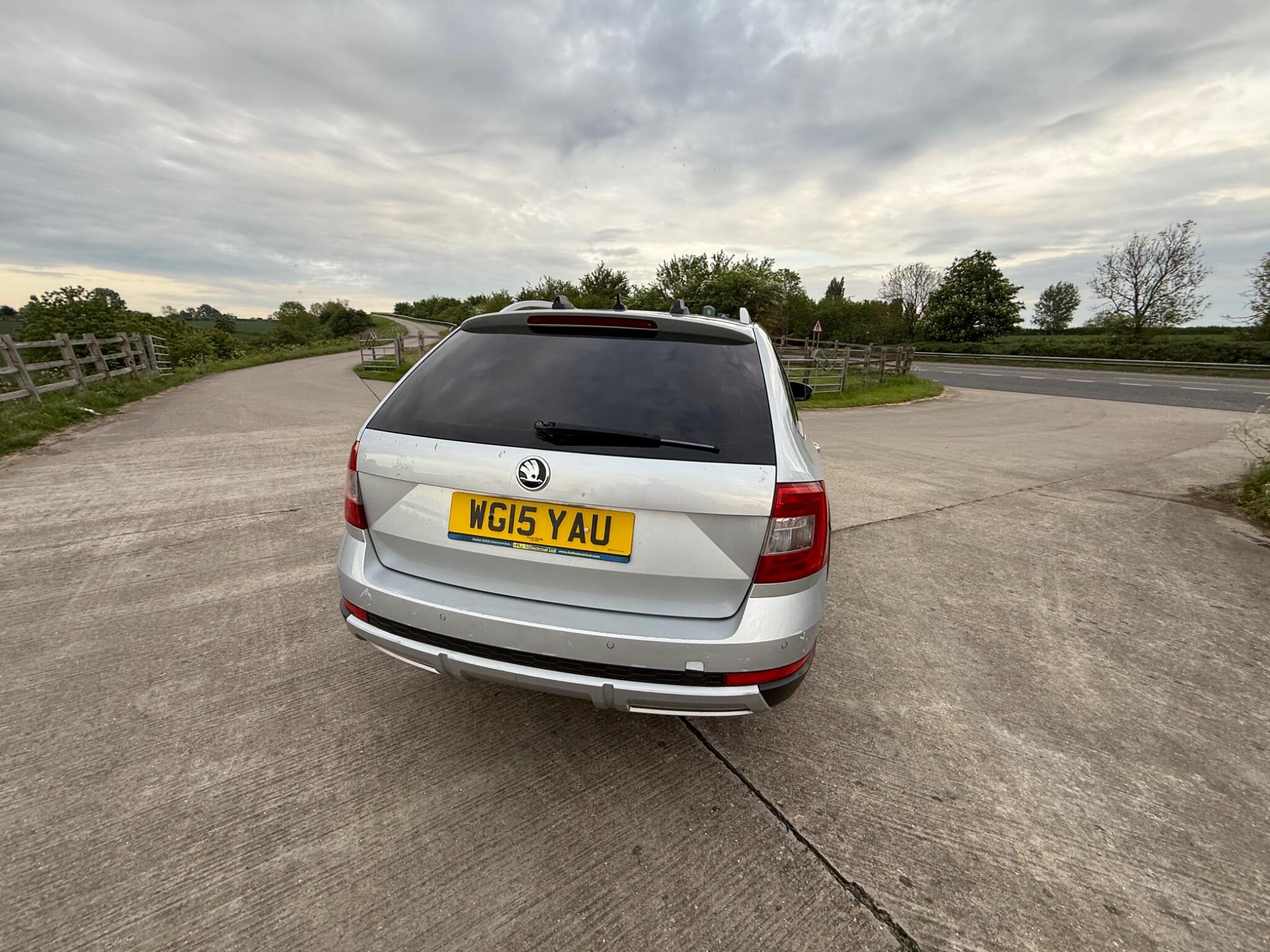 Skoda Octavia 2.0 TDI Scout 4WD Euro 6 (s/s) 5dr — photo 29 of 50